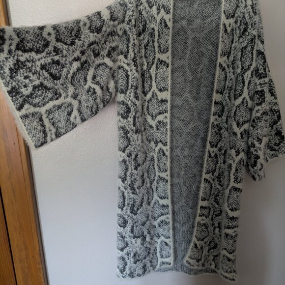 Akemi + Kin | Anthropologie Cardigan - Picture 2 of 6